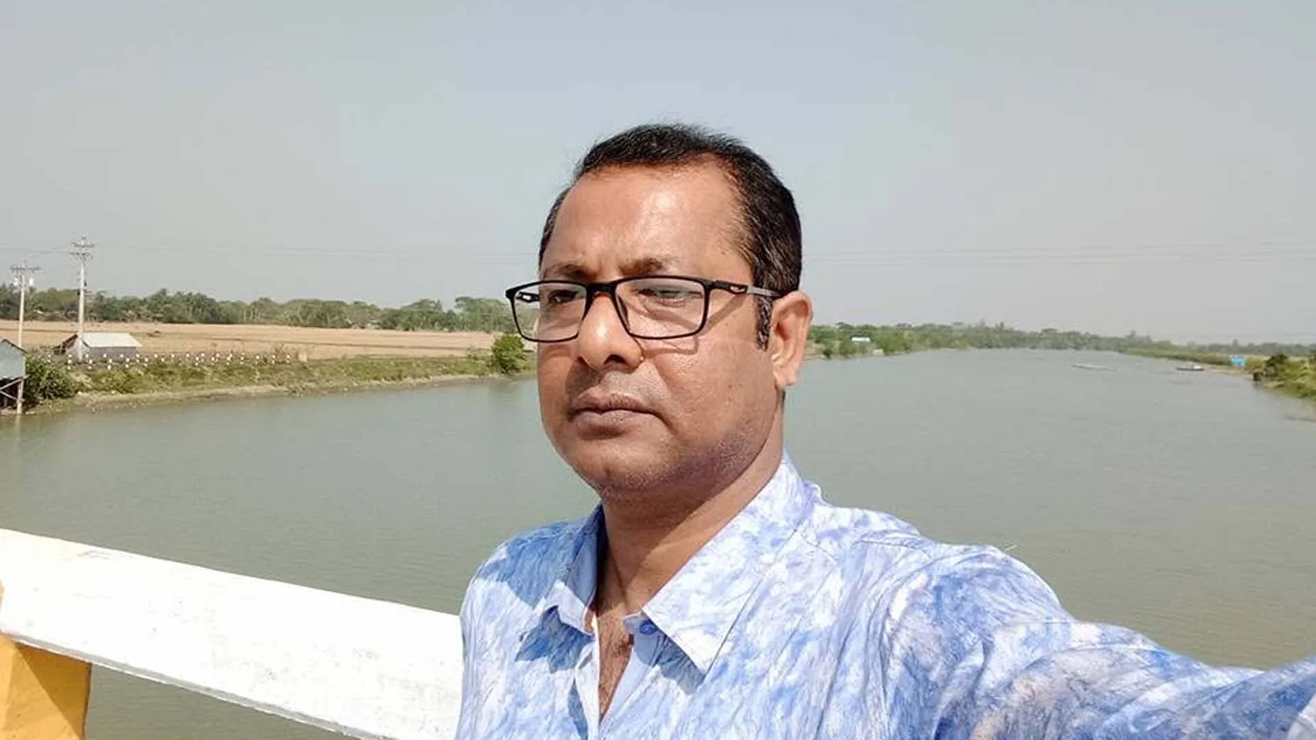 সাংবাদিক পুলক চ্যাটার্জির পাওনা পরিবারকে বুঝিয়ে দিল সমকাল কর্তৃপক্ষ